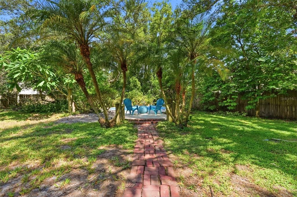 На продажу: $699,000 (5 спален, 3 ванн, 1906 Квадратных фут)