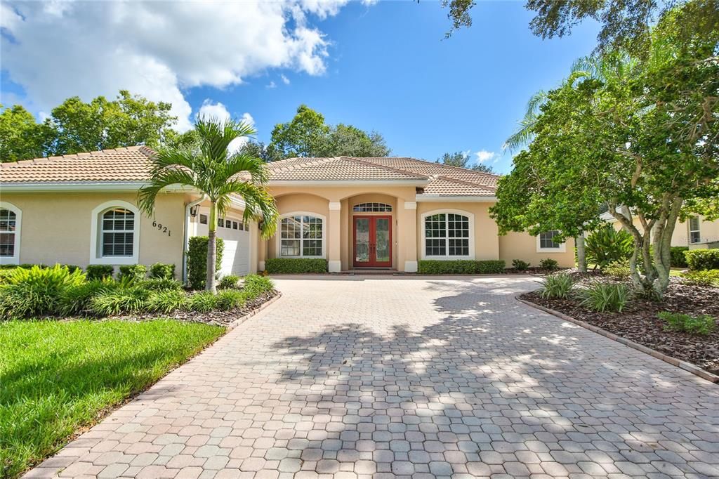 For Sale: $698,000 (4 beds, 2 baths, 2459 Square Feet)