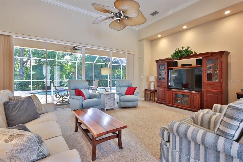 For Sale: $698,000 (4 beds, 2 baths, 2459 Square Feet)