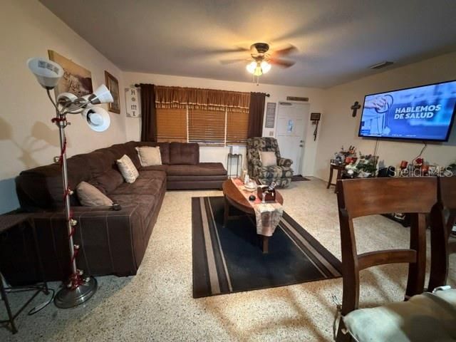 For Sale: $304,900 (2 beds, 1 baths, 825 Square Feet)