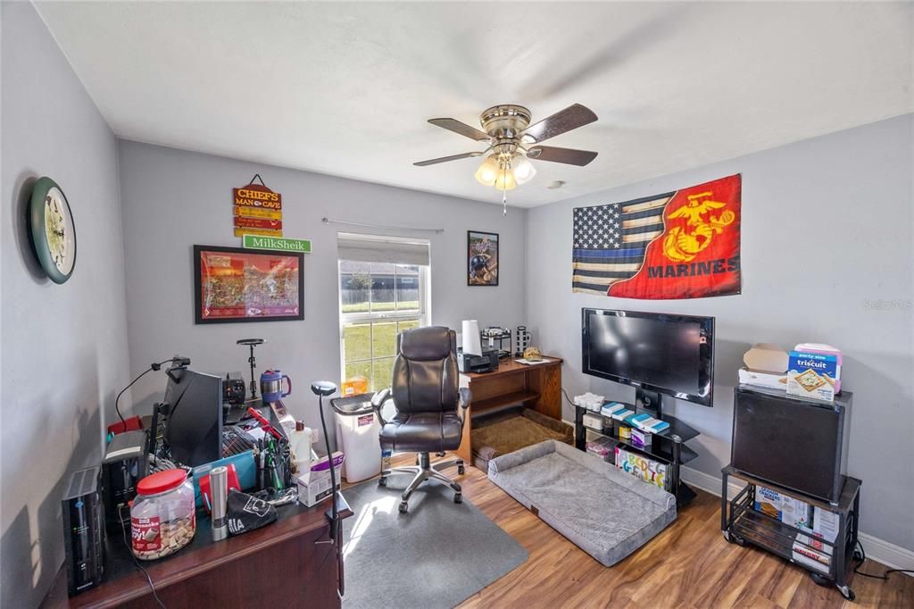 For Sale: $320,000 (4 beds, 2 baths, 1722 Square Feet)