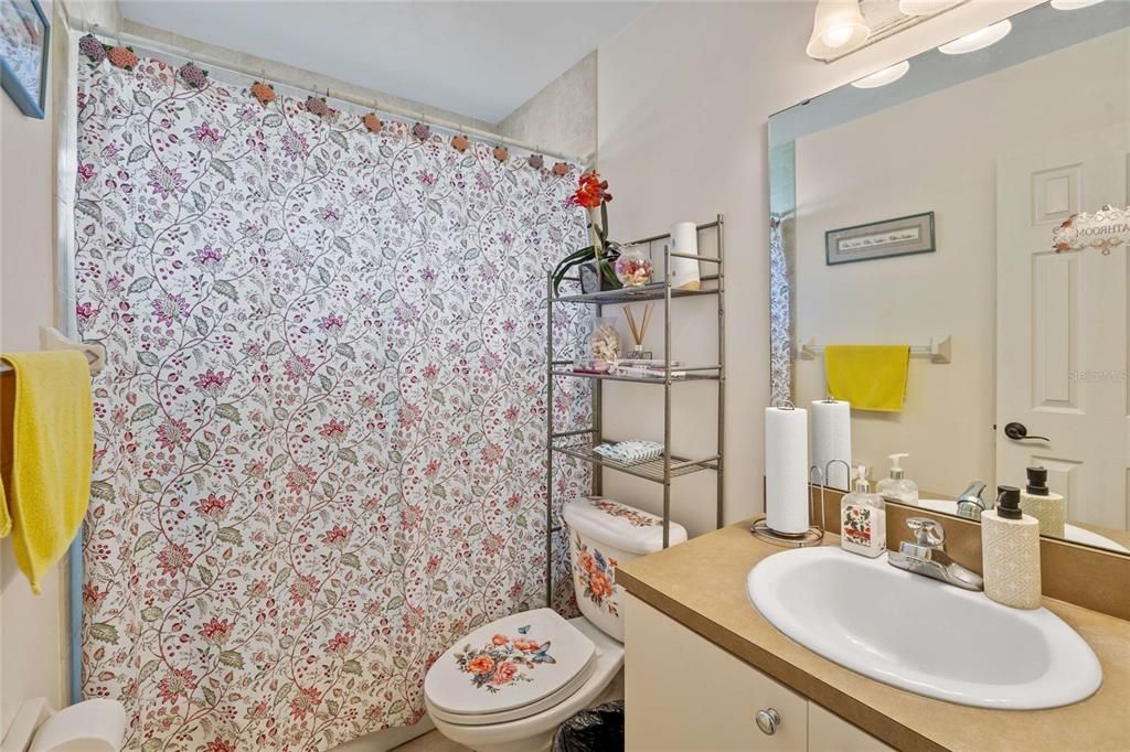 For Sale: $320,000 (4 beds, 2 baths, 1722 Square Feet)