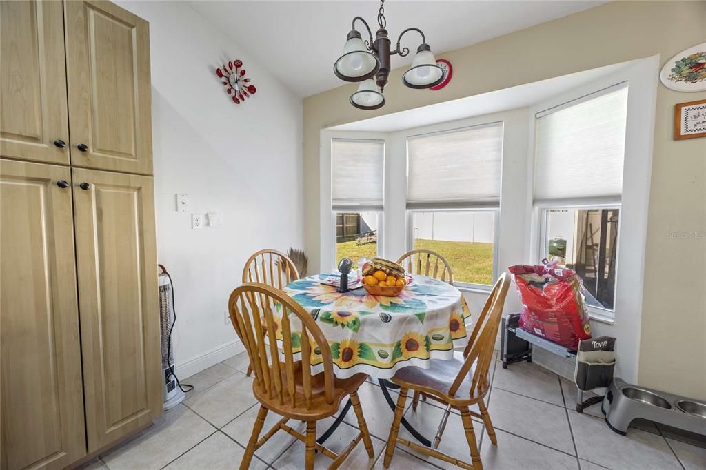 For Sale: $320,000 (4 beds, 2 baths, 1722 Square Feet)