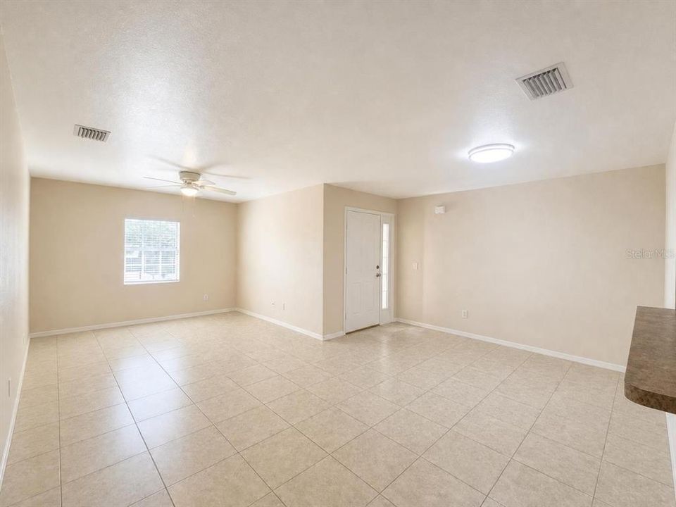 For Rent: $1,400 (2 beds, 1 baths, 1032 Square Feet)