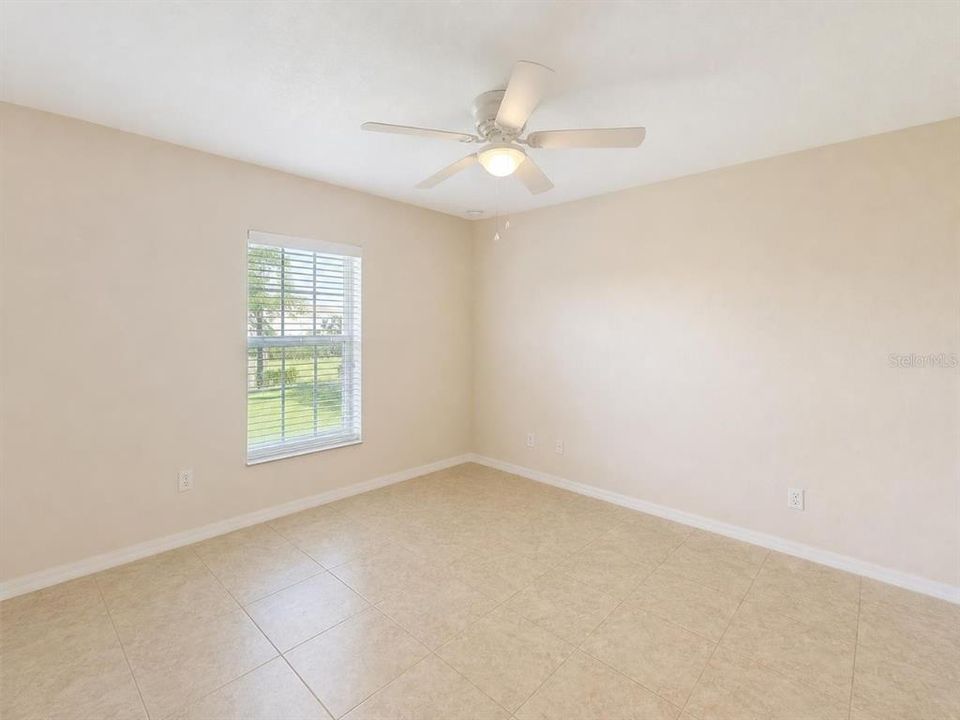 For Rent: $1,400 (2 beds, 1 baths, 1032 Square Feet)