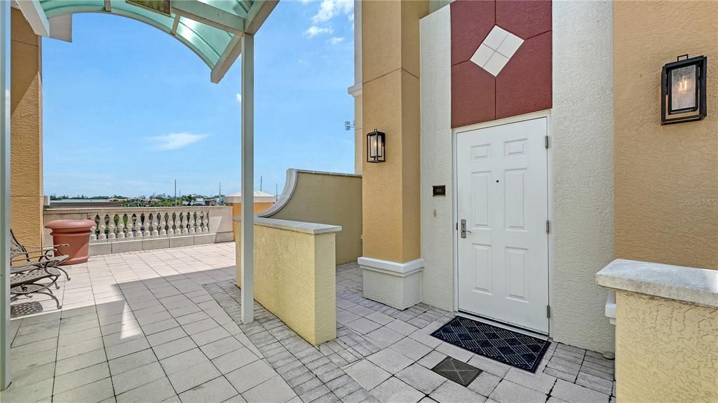 For Sale: $699,000 (2 beds, 2 baths, 1734 Square Feet)