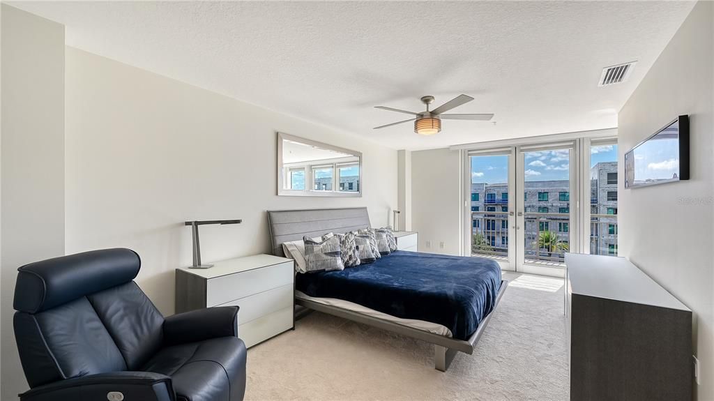 For Sale: $699,000 (2 beds, 2 baths, 1734 Square Feet)