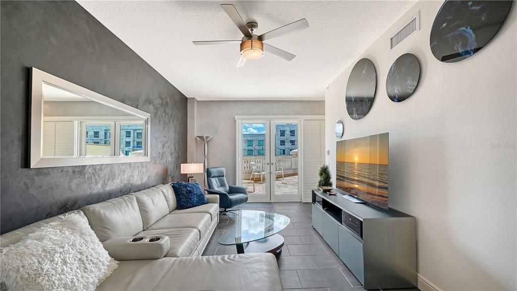 For Sale: $699,000 (2 beds, 2 baths, 1734 Square Feet)