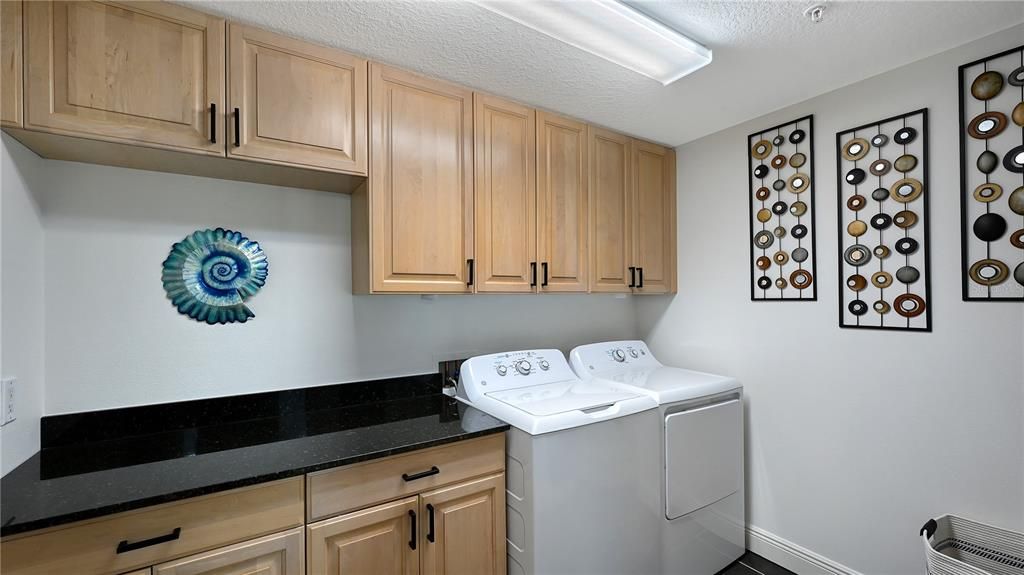 For Sale: $699,000 (2 beds, 2 baths, 1734 Square Feet)
