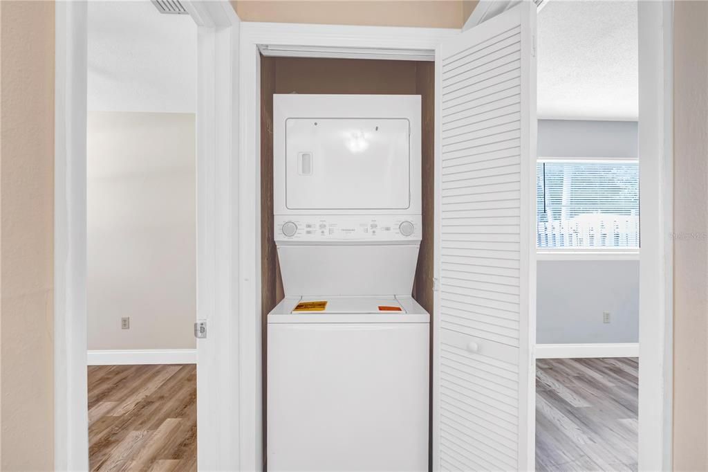 For Sale: $293,700 (3 beds, 2 baths, 1953 Square Feet)
