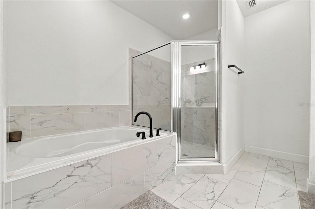 En Venta: $479,000 (4 camas, 3 baños, 2427 Pies cuadrados)