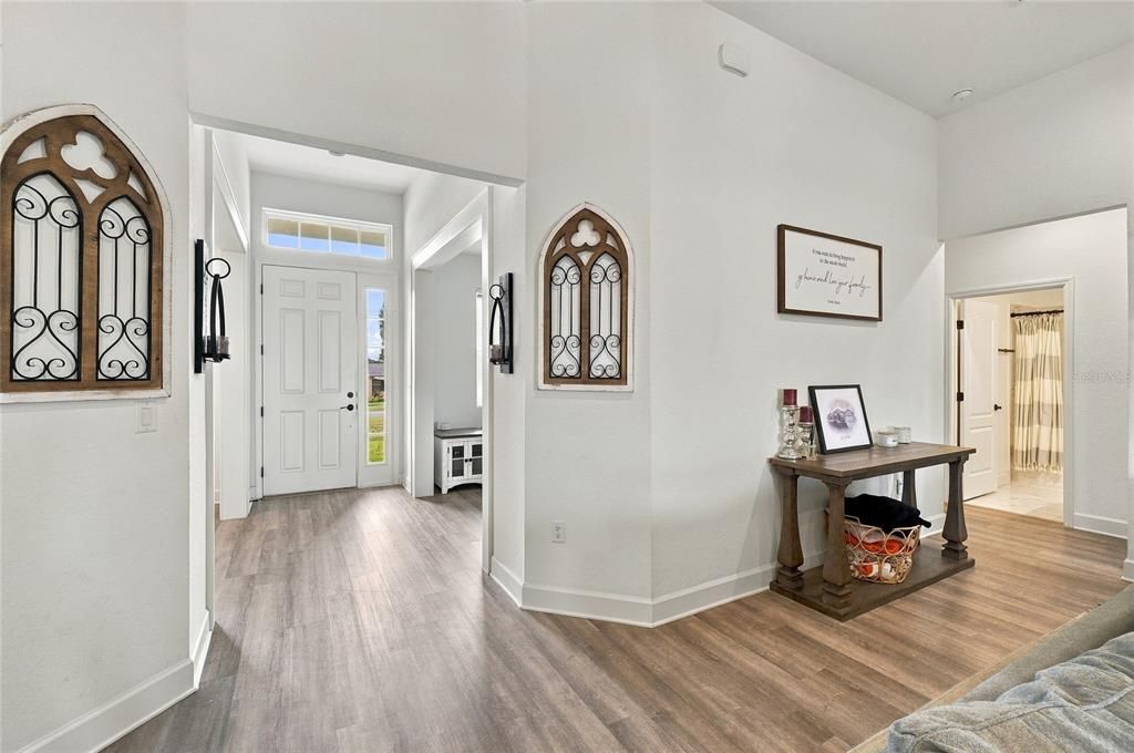 En Venta: $479,000 (4 camas, 3 baños, 2427 Pies cuadrados)