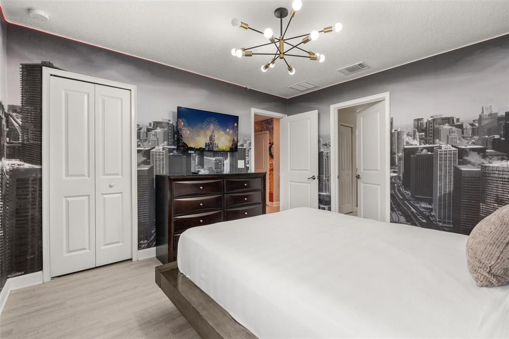 For Sale: $679,900 (9 beds, 5 baths, 3909 Square Feet)