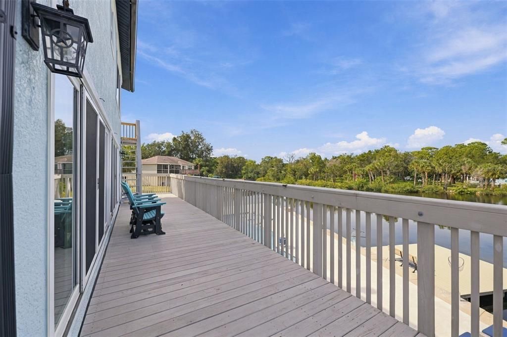 For Sale: $900,000 (3 beds, 3 baths, 2380 Square Feet)