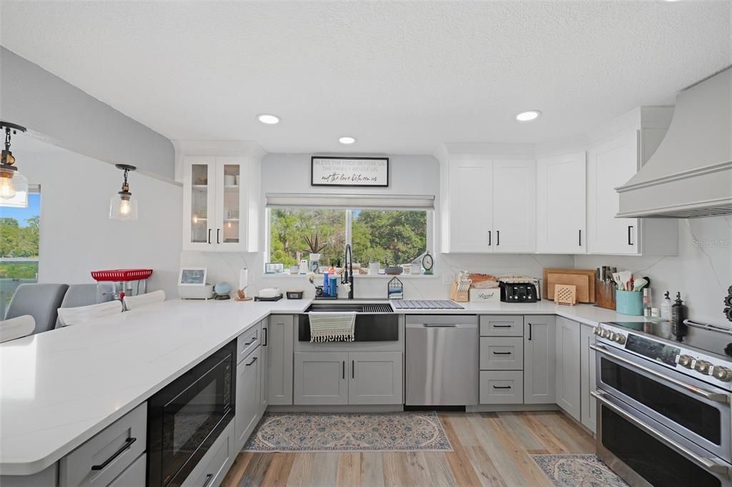 For Sale: $900,000 (3 beds, 3 baths, 2380 Square Feet)
