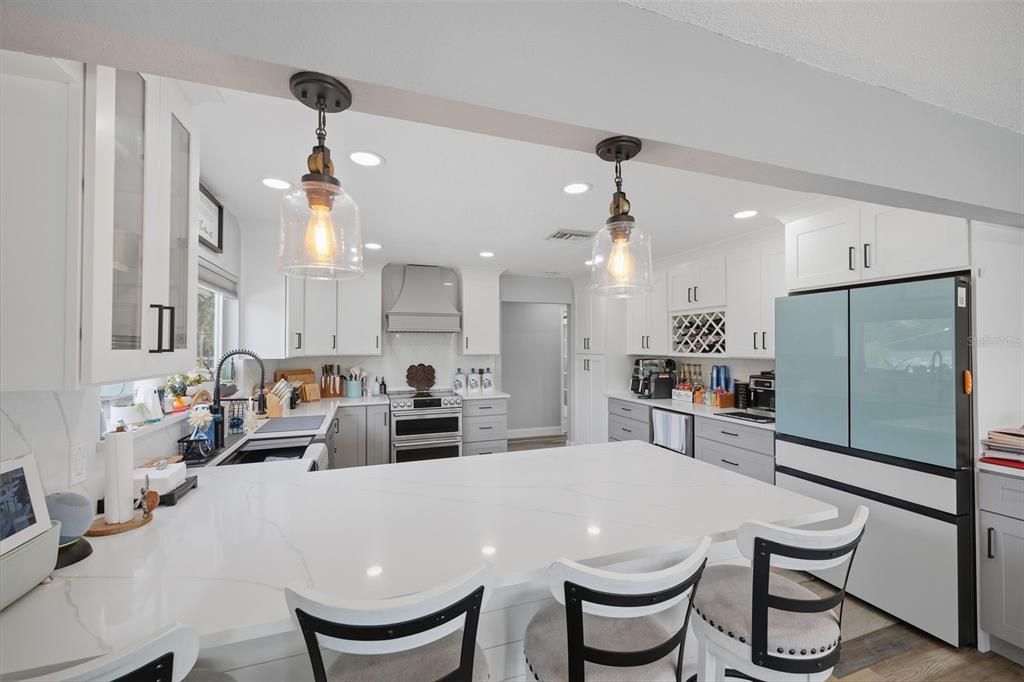 For Sale: $900,000 (3 beds, 3 baths, 2380 Square Feet)