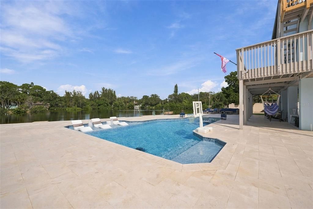 For Sale: $900,000 (3 beds, 3 baths, 2380 Square Feet)