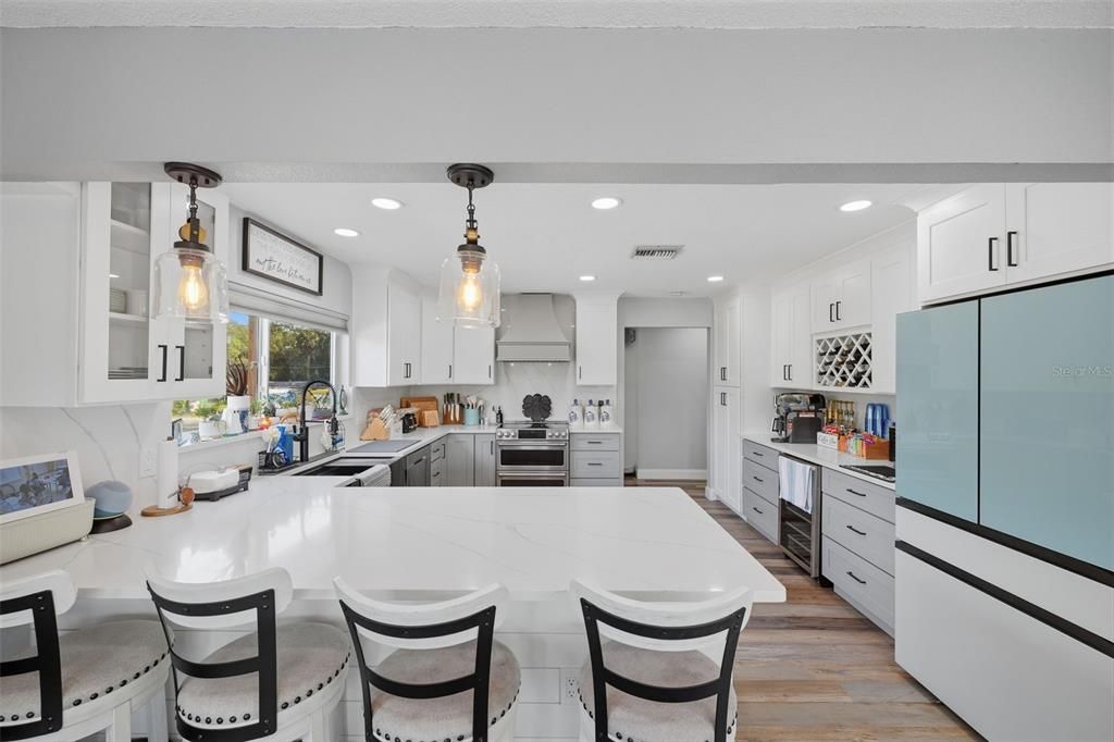 For Sale: $900,000 (3 beds, 3 baths, 2380 Square Feet)