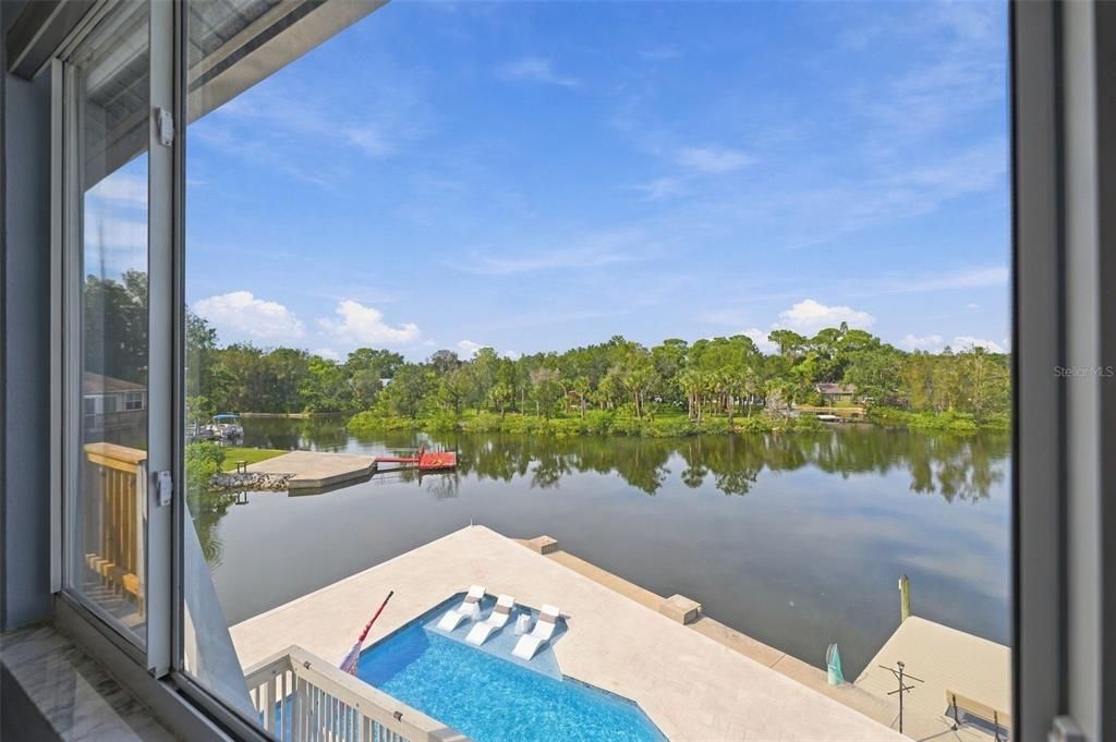 For Sale: $900,000 (3 beds, 3 baths, 2380 Square Feet)