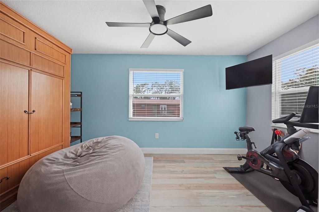 For Sale: $900,000 (3 beds, 3 baths, 2380 Square Feet)