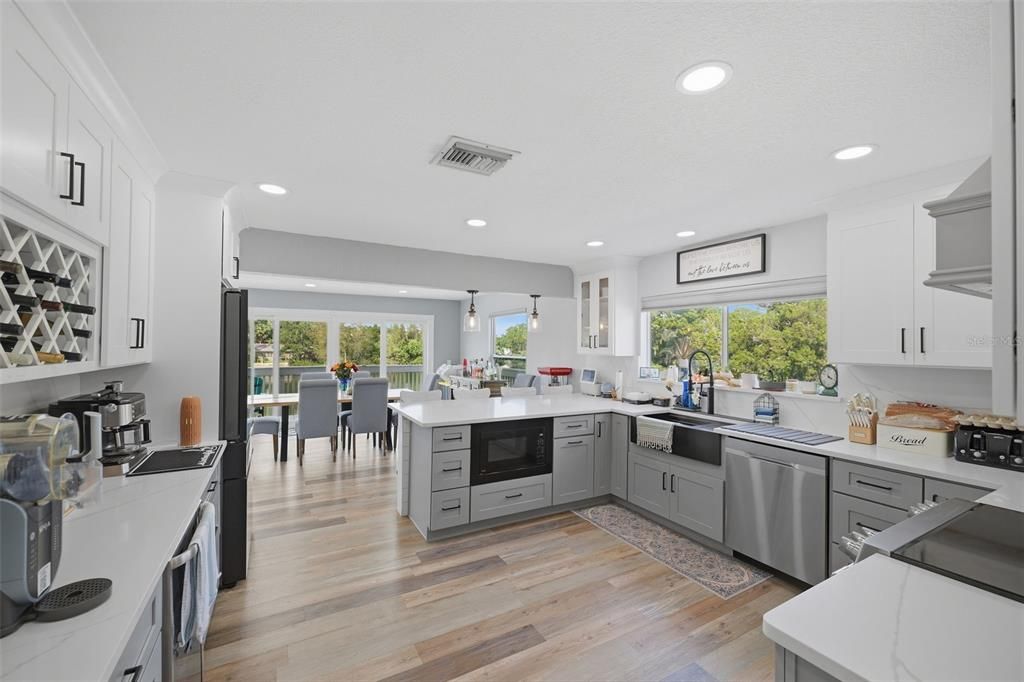 For Sale: $900,000 (3 beds, 3 baths, 2380 Square Feet)