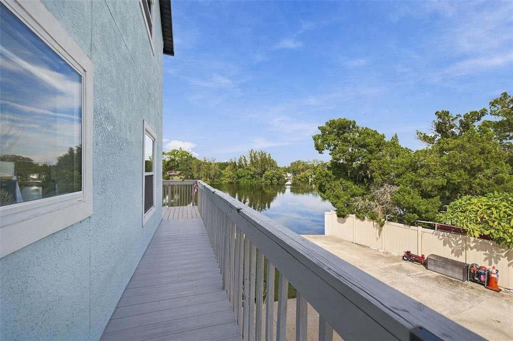 For Sale: $900,000 (3 beds, 3 baths, 2380 Square Feet)