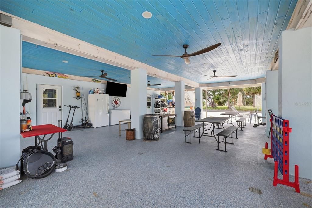 For Sale: $900,000 (3 beds, 3 baths, 2380 Square Feet)