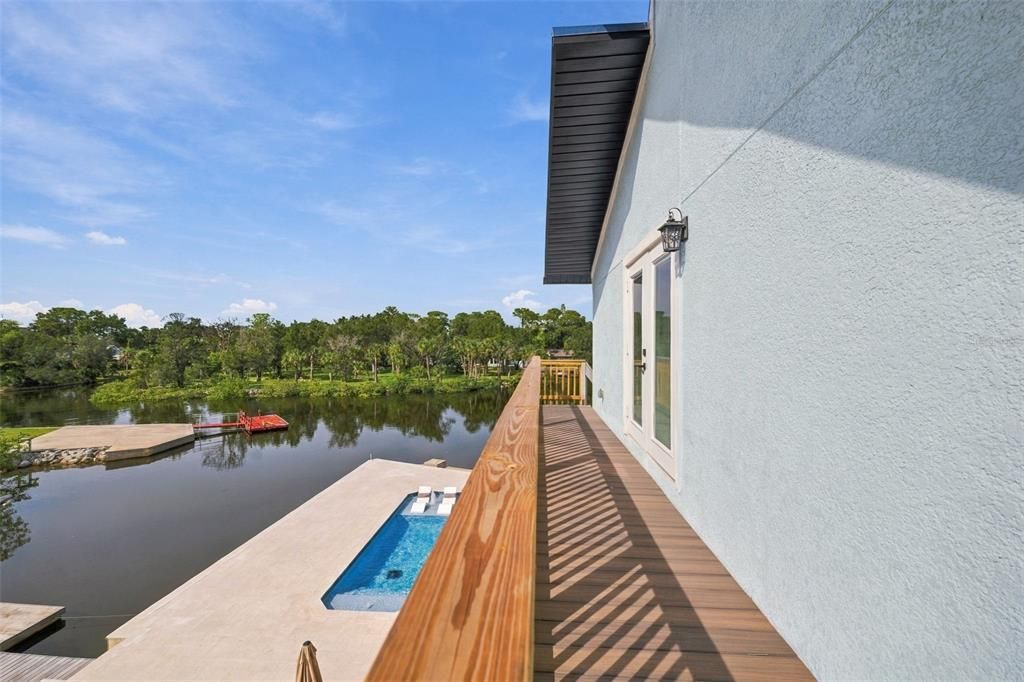 For Sale: $900,000 (3 beds, 3 baths, 2380 Square Feet)
