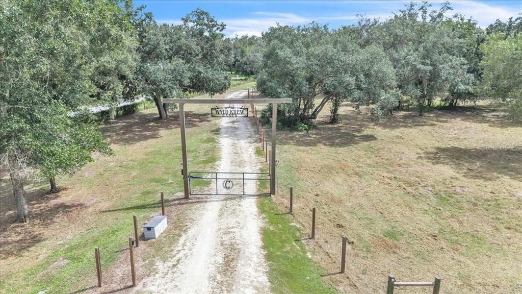 For Sale: $759,000 (4 beds, 2 baths, 1968 Square Feet)