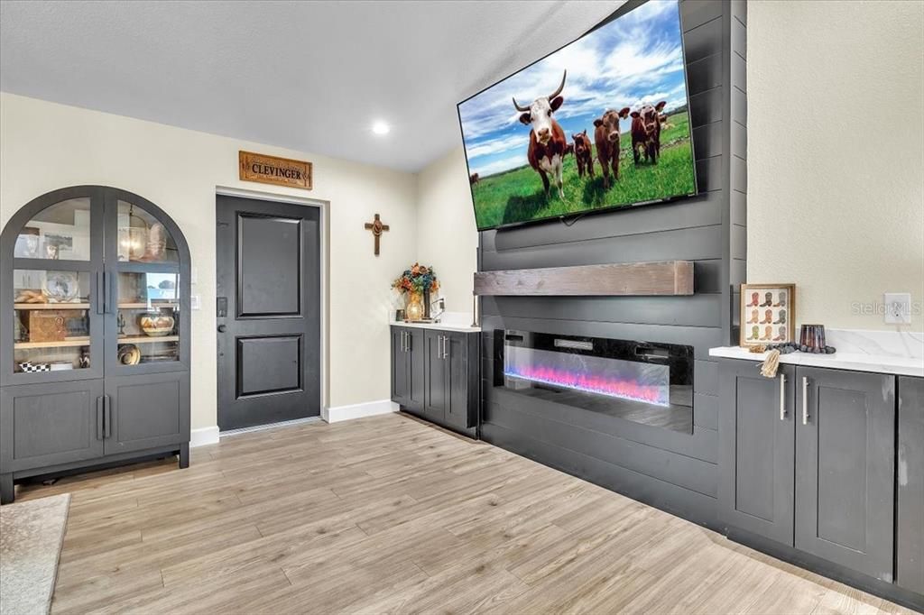 For Sale: $759,000 (4 beds, 2 baths, 1968 Square Feet)