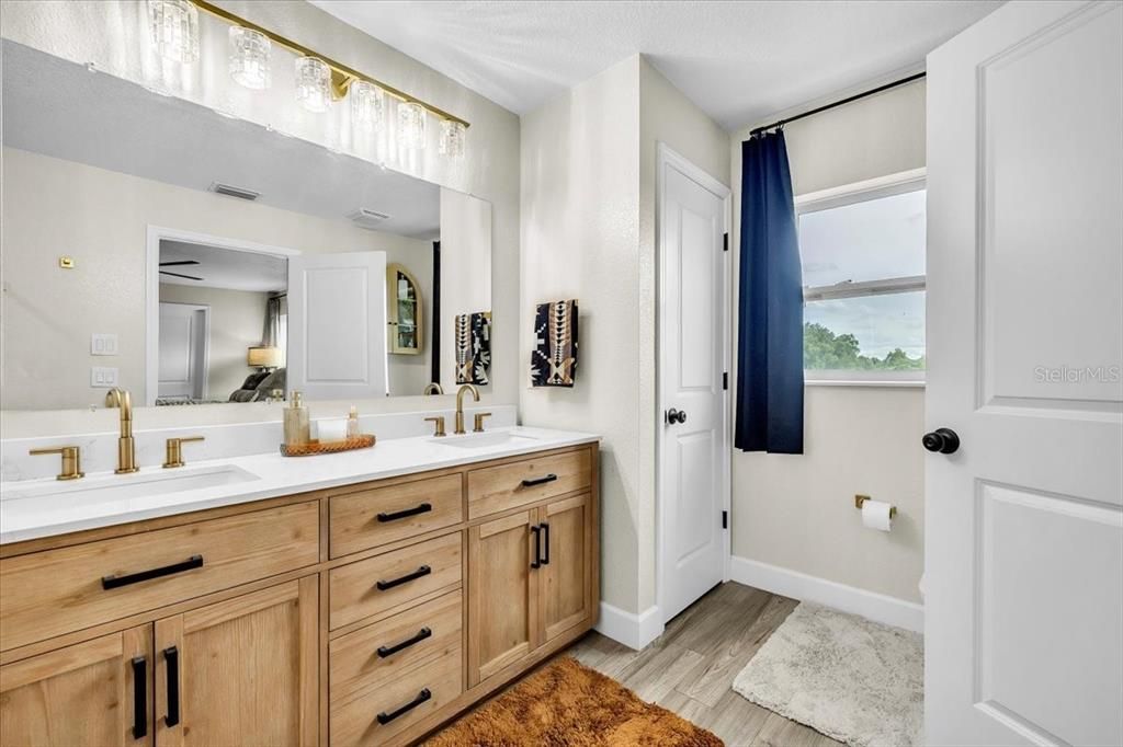 For Sale: $759,000 (4 beds, 2 baths, 1968 Square Feet)