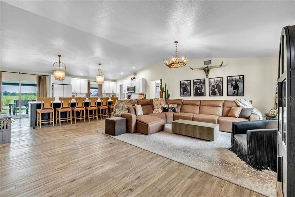 For Sale: $759,000 (4 beds, 2 baths, 1968 Square Feet)