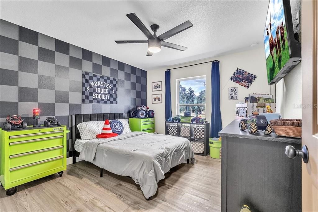 For Sale: $759,000 (4 beds, 2 baths, 1968 Square Feet)