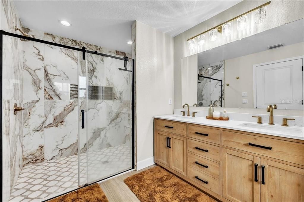 For Sale: $759,000 (4 beds, 2 baths, 1968 Square Feet)
