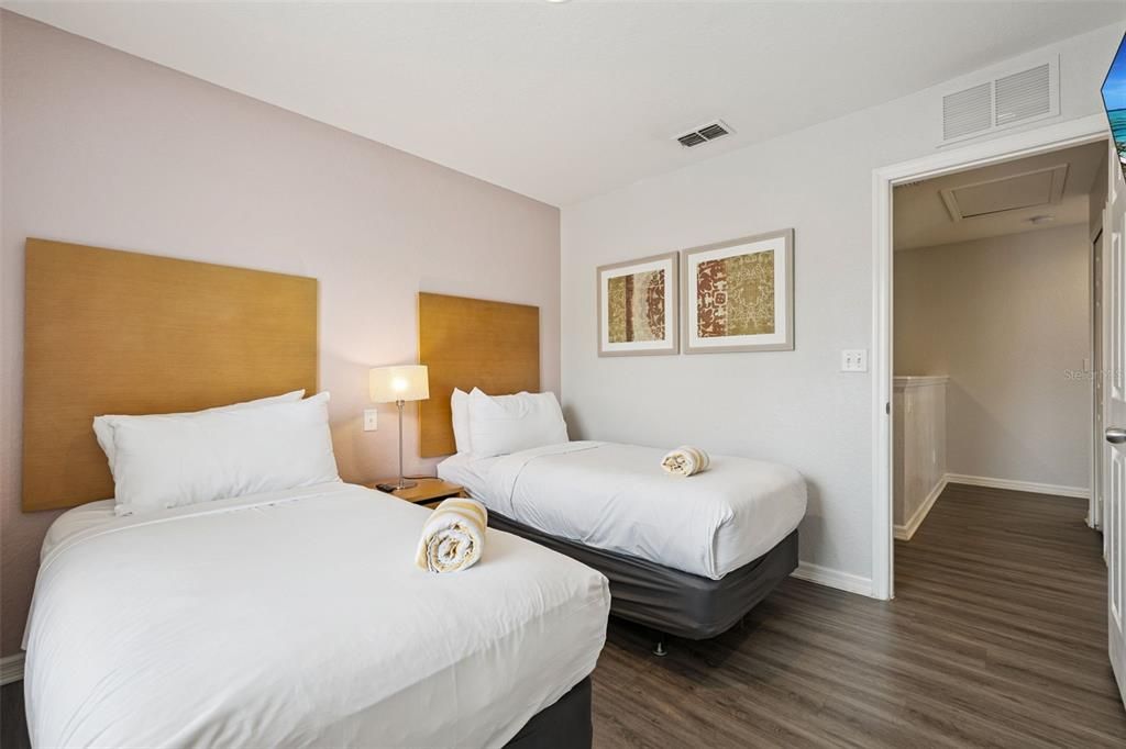 For Sale: $324,000 (4 beds, 3 baths, 1440 Square Feet)