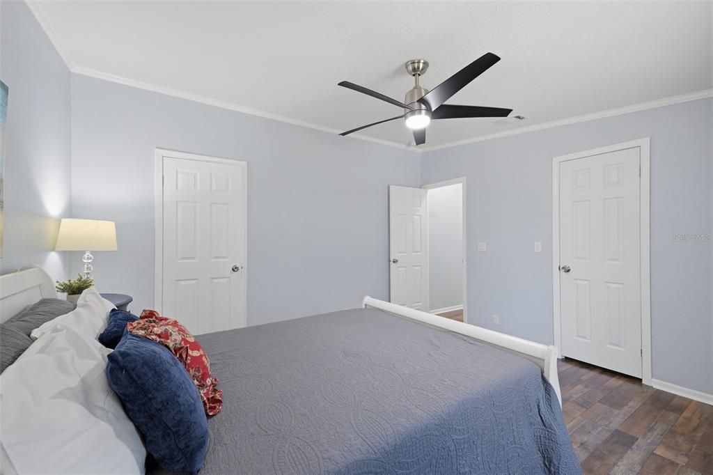 For Sale: $415,000 (3 beds, 2 baths, 1404 Square Feet)