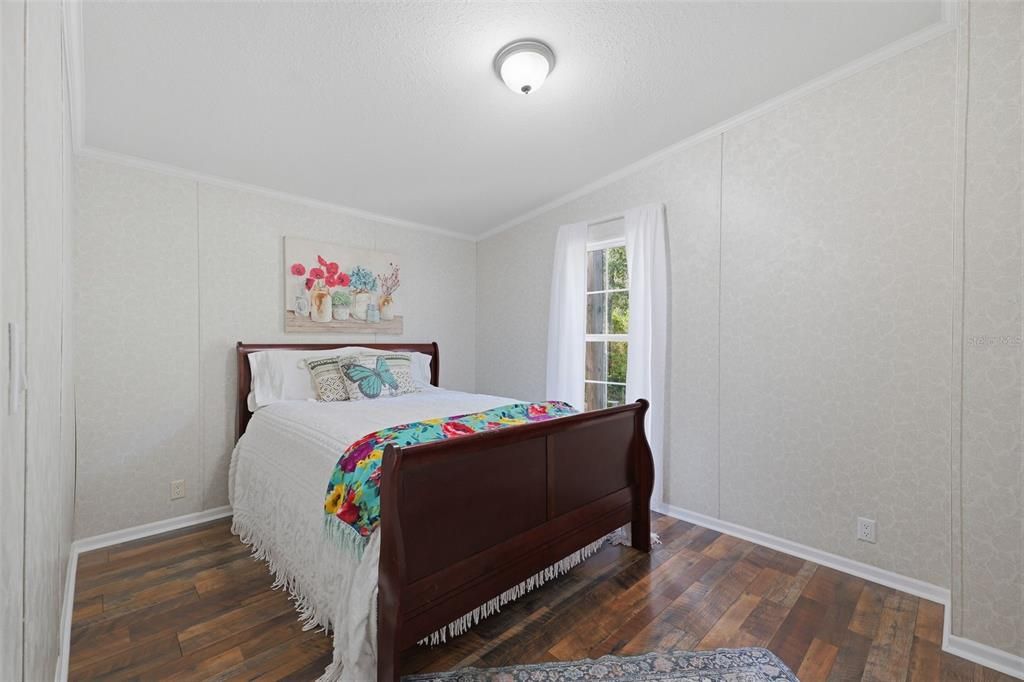 For Sale: $415,000 (3 beds, 2 baths, 1404 Square Feet)