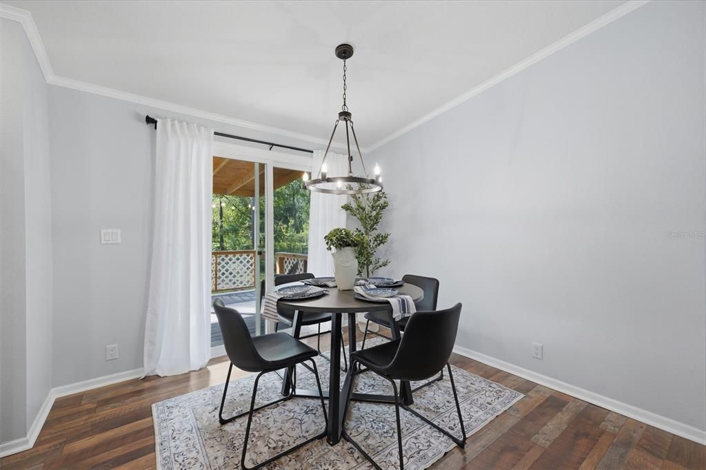 For Sale: $415,000 (3 beds, 2 baths, 1404 Square Feet)