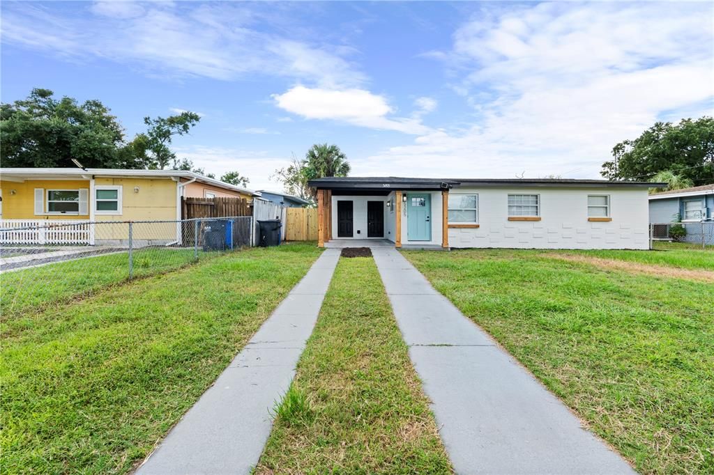 For Sale: $297,700 (3 beds, 1 baths, 890 Square Feet)