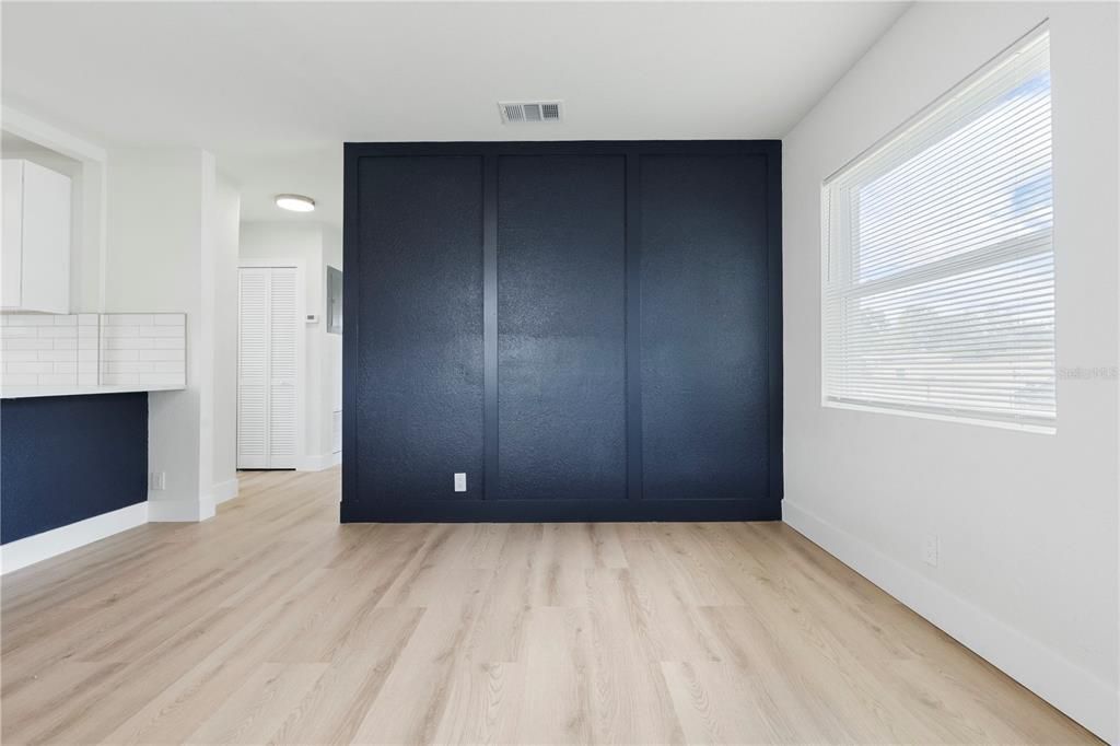 For Sale: $297,700 (3 beds, 1 baths, 890 Square Feet)