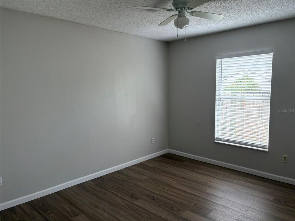 For Rent: $2,100 (3 beds, 2 baths, 1276 Square Feet)