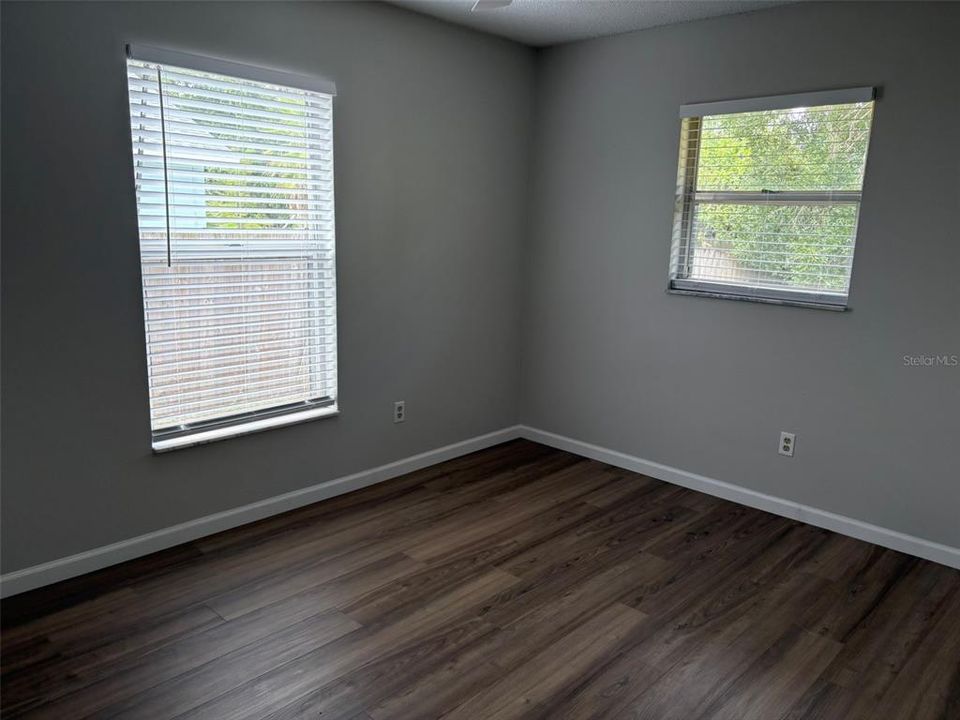 For Rent: $2,100 (3 beds, 2 baths, 1276 Square Feet)