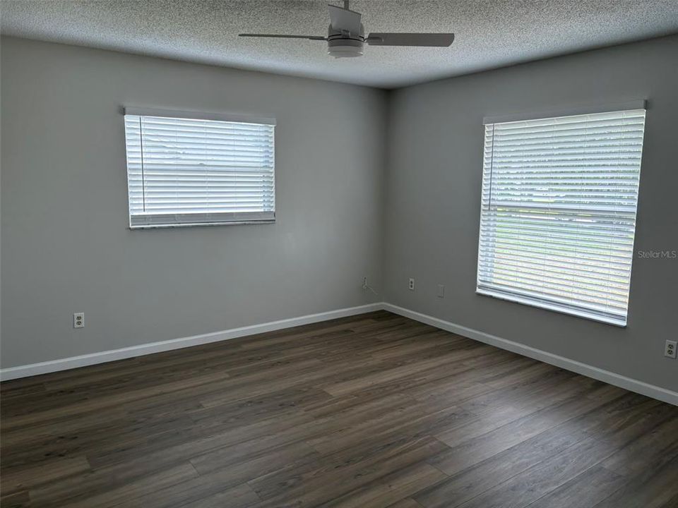 For Rent: $2,100 (3 beds, 2 baths, 1276 Square Feet)