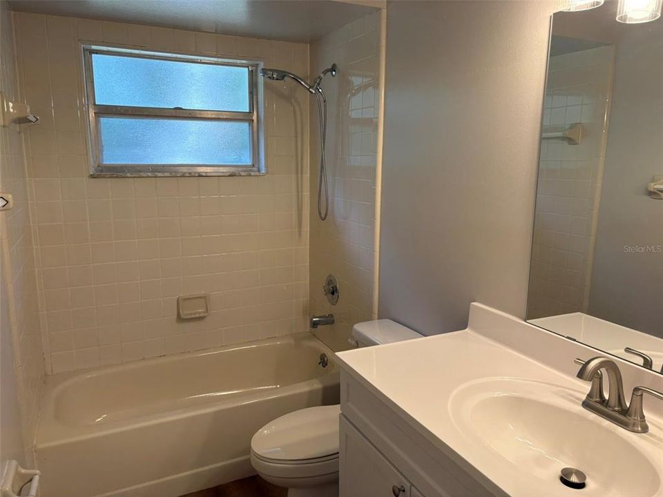 For Rent: $2,100 (3 beds, 2 baths, 1276 Square Feet)