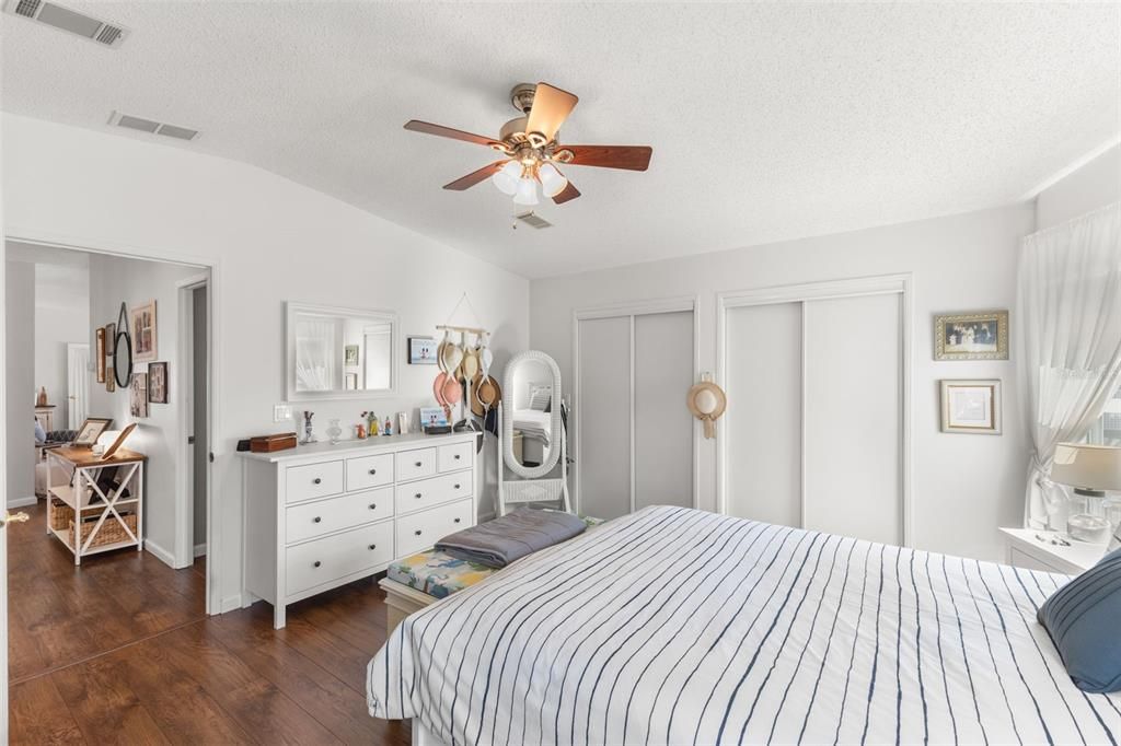 For Sale: $254,900 (2 beds, 2 baths, 1366 Square Feet)