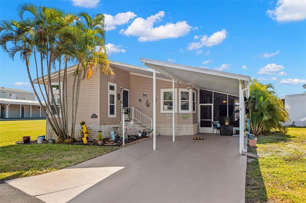 For Sale: $254,900 (2 beds, 2 baths, 1366 Square Feet)