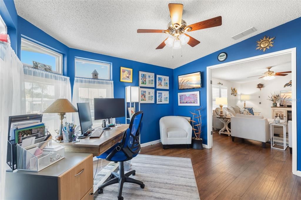 For Sale: $254,900 (2 beds, 2 baths, 1366 Square Feet)