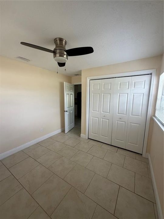 For Rent: $1,400 (3 beds, 1 baths, 1044 Square Feet)