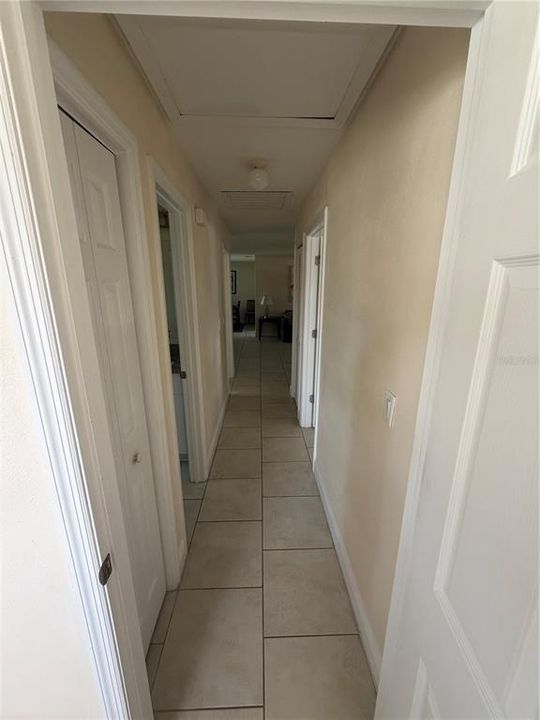 For Rent: $1,400 (3 beds, 1 baths, 1044 Square Feet)