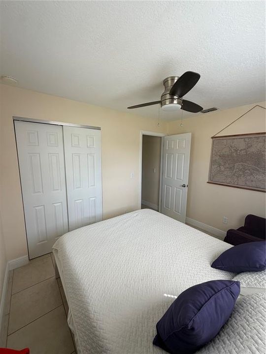 For Rent: $1,400 (3 beds, 1 baths, 1044 Square Feet)